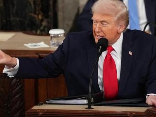 Amarah Trump yang Diteriaki 2 Anggota DPR Muslim Saat Berpidato