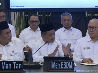 Lapor ke Prabowo, Bahlil Sebut Stok BBM Aman Jelang Lebaran