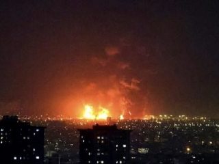 6 Orang Tewas Usai Depot Minyak di Kota Karaj Iran Diserang AS-Israel