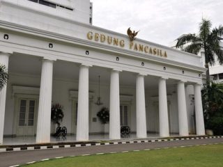 32 WNI Dievakuasi dari Iran, Kemlu: Tiba di RI Hari Ini