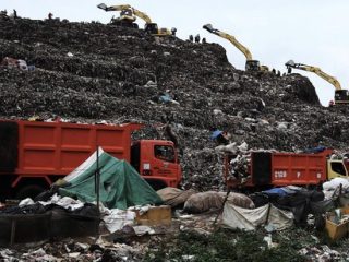 TPA di Bantargebang Longsor, Tiga Orang Tewas