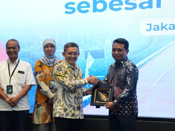 Biayai Ruas Jalan Tol Betung (Sp. Sekayu)-Tempino-Jambi, Hutama Karya Teken Perjanjian Fasilitas Kredit dari Sindikasi Perbankan