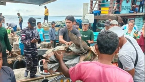 Kapal Nelayan di Belawan Terbakar, 3 Tewas-5 Hilang