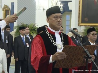 Liliek Prisbawono Adi Resmi Dilantik Jadi Hakim MK