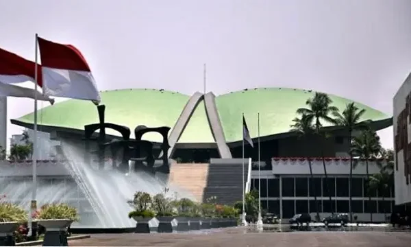 Tuntut Sahkan UU Ketenagakerjaan, Ribuan Buruh Gelar Demo Depan DPR Pagi Ini