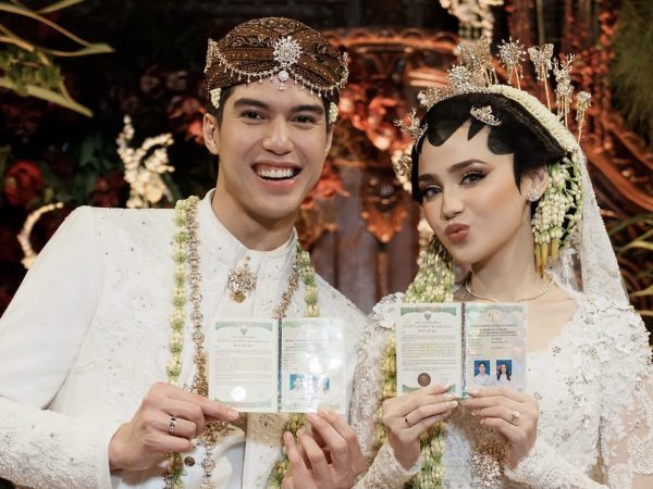 Selamat! El Rumi dan Syifa Hadju Menikah