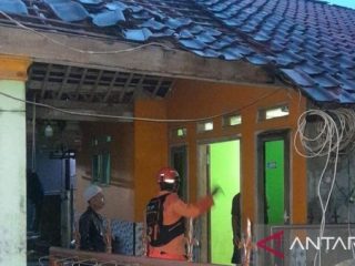 Angin Kencang Terjang Bogor, 90 Rumah Rusak