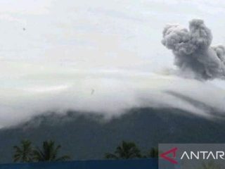 Gunung Ibu di Malut Kembali Erupsi