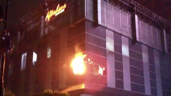 Coffee Shop di Mal Jaksel Terbakar, 1 Orang Terluka