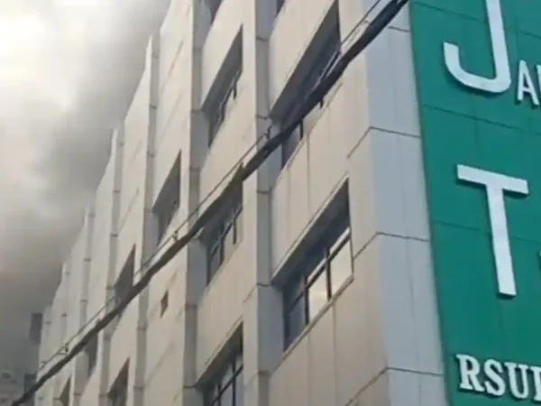 Gedung PPJT RSUD dr Soetomo Terbakar, 1 Pasien Meninggal Dunia