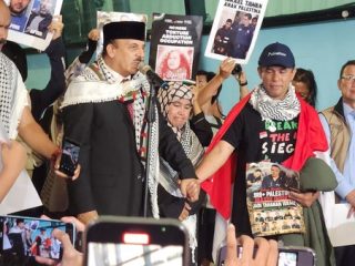 Tiba di Tanah Air, Dubes Palestina Gandeng Tangan WNI Relawan Flotilla