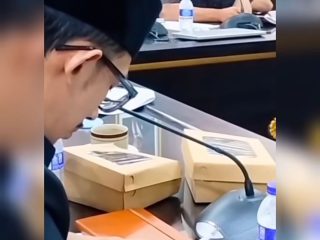 Viral Video Anggota DPRD Jember Main Game dan Merokok Saat RDP
