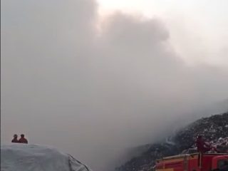 TPA Jatiwaringin Tangerang Terbakar