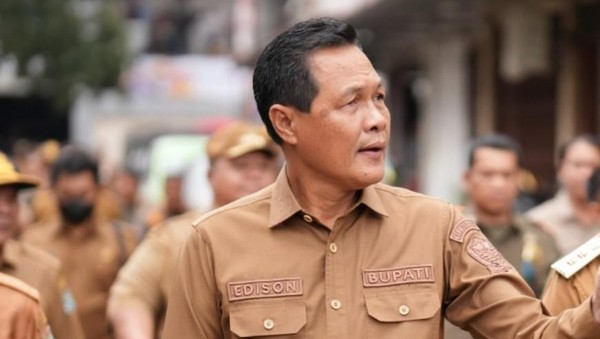 Bupati Muara Enim Edison Diduga Terima Suap dari Swasta