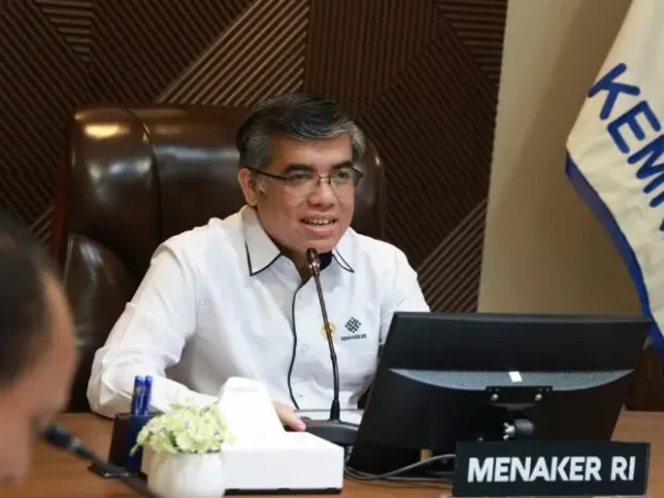 Menaker Buka Suara Soal 2 Pabrik Otomotif Cabut dari RI ke Vietnam