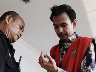 Polisi Tangkap Adam Deni Buntut Ulah Rusak Ruko