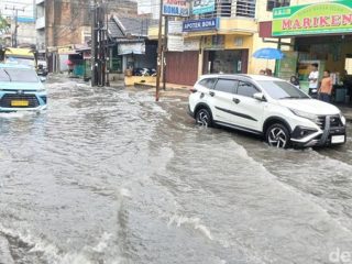 Jalan Menuju Simpang Pos Medan Banjir