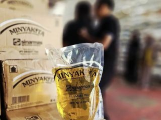 Minyakita Ditemukan Bau Solar, Bulog Usut Penyebabnya