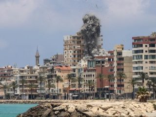 Israel Serang Benteng Hizbullah di Beirut, 3 Orang Tewas