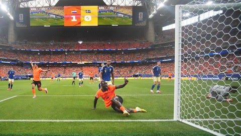 Karma Swedia, Babak Belur Dihajar Belanda 5-1
