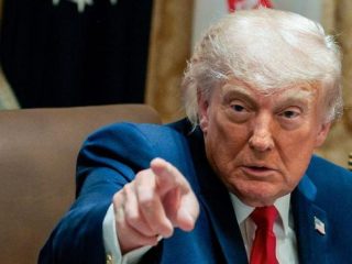 Gegara Perang Iran, Trump Adu Mulut dengan Senator AS