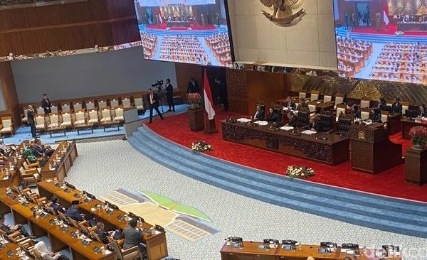 Tok! Revisi UU Polri Jadi Undang-Undang Disahkan DPR, Begini Atur Usia Pensiun Sampai 59 Tahun
