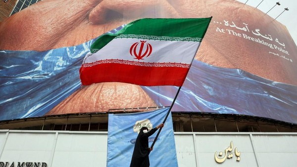 Tanggapi Invasi Israel, Iran Hentikan Dialog Damai dengan AS