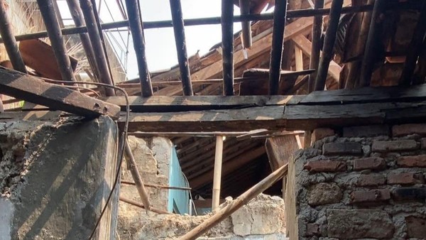 Angin Kencang Landa Ciampea Bogor, 4 Rumah Warga Rusak