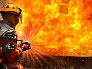 Kebakaran Landa Rumah di Pulo Gadung Jaktim, 2 Orang Tewas