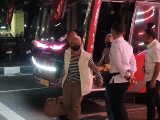 Rombongan Bupati Pemalang yang Terjaring OTT Tiba di KPK
