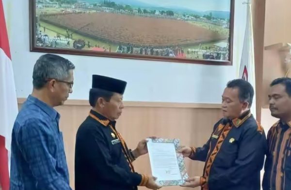 Buntut Flexing Anaknya ke Eropah, Asisten I Pemkab Gayo Lues Tanggalkan Jabatannya