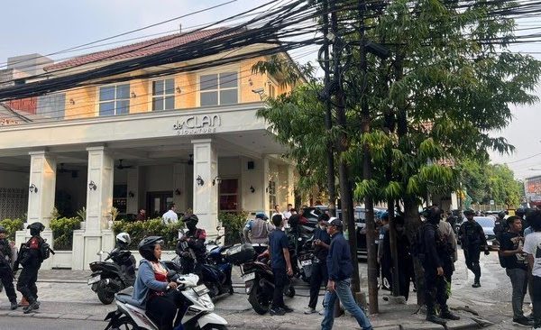Geledah de'Clan Kafe di Cipete Jaksel, Polisi Sita Brankas Besar