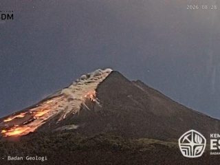 Gunung Merapi Erupsi, Muntahkan Awan Panas Sejauh 2.000 Meter