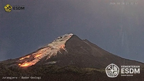 Gunung Merapi Erupsi, Muntahkan Awan Panas Sejauh 2.000 Meter