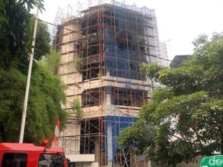 Gedung di Cikini Terbakar, Api Diduga Berasal dari Lantai Dasar