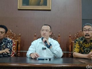 Kemendiktisaintek Tunjuk Prof Ali Rokhman Jadi Plt Rektor Unsoed