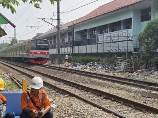 KAI Segera Tutup Perlintasan Liar Tebet dan Kalideres