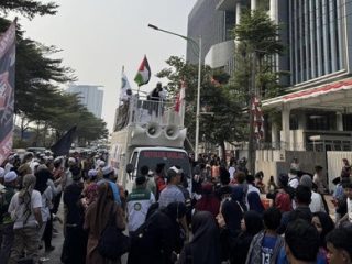 Massa Geruduk Kantor OT Group Buntut Challenge Hafalan Qur'an demi Miras