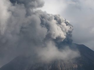 Erupsi Belum Berhenti, Status Gunung Sinabung Naik ke Level III Siaga