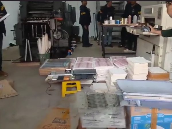 4 Orang Pemilik Pabrik Uang Palsu di Tangsel Ditangkap, Cetak Rp36 Miliar yang Belum Diedarkan