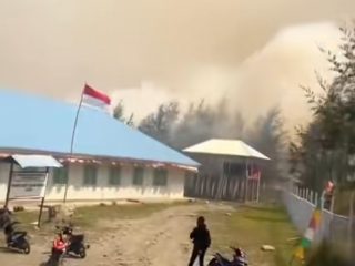 Status Tanggap Darurat di Puncak Papua Tengah Akibat Kebakaran Hutan-Hujan Es Dua Pekan