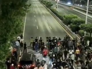 PMJ Tindak Perusuh Usai Demo di DPR, 322 Diamankan-45 Orang Jadi Tersangka