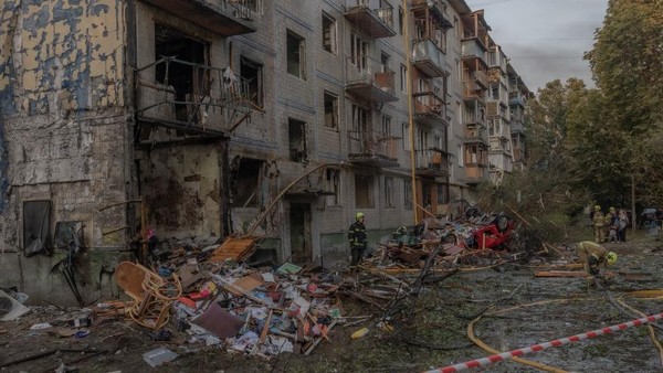 9 Orang Tewas dan Puluhan Lainnya Luka Akibat Serangan Rudal Rusia di Ibukota Ukraina