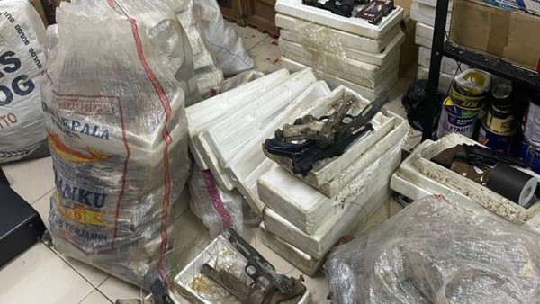 Tak Hanya Senpi, Ada Sabu-CD Porno di Ruang Eks Ketua Yayasan Sekolah Swasta Pondok Pinang