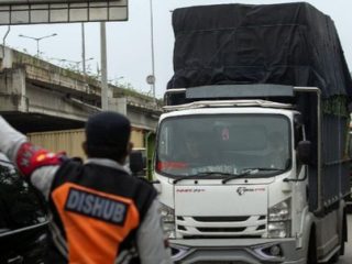 Petugas Dishub Kota Bekasi yang Palak Sopir Truk Terancam Dipecat