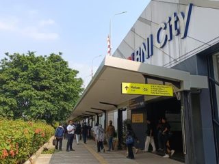 Penumpang Keluhkan Stasiun BNI City Usai Stasiun Karet Ditutup: Jalan Jadi Lebih Jauh