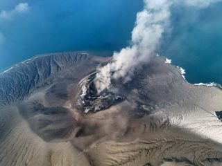 Kasus ISPA di Lampung Bertamah Imbas Erupsi Anak Krakatau