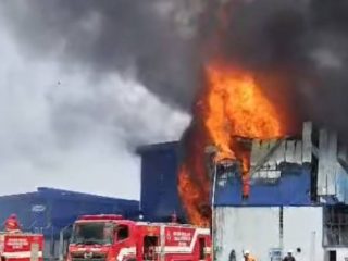 Pabrik Sabun di KEK Sei Mangkei Simalungun Hangus Terbakar