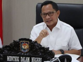 Sinyal dari Mendagri, Berlaku WFH Bagi ASN di Wilayah Terdampak Abu Vulkanik Anak Krakatau