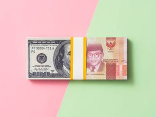 Rupiah Loyo, Dollar AS Kembali Tembus Angka Rp18.000